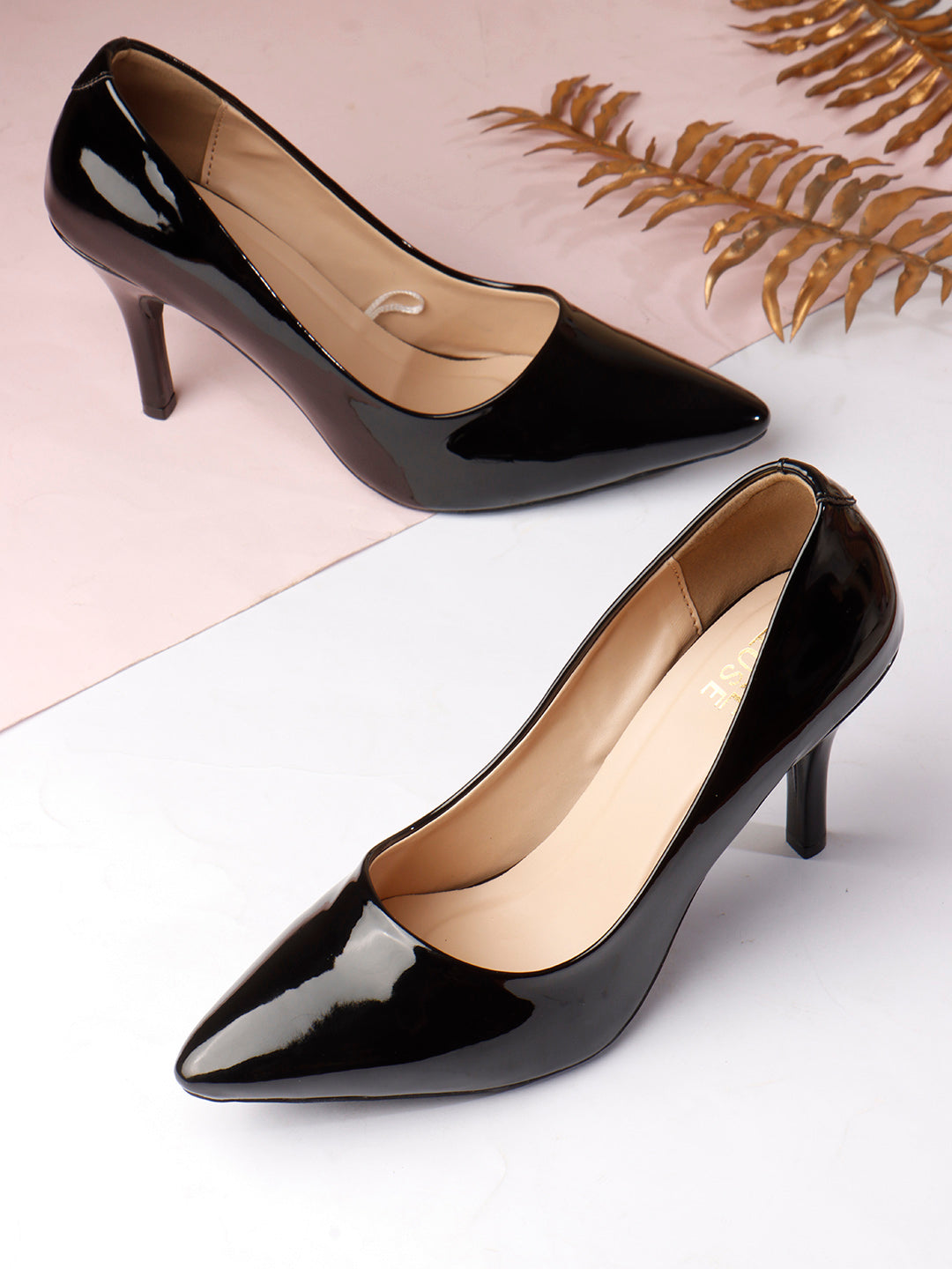 Glazed Pump - Black