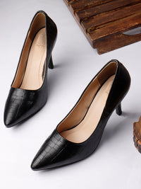 Croc Embossed Pump - Black